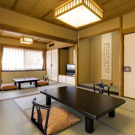 Hotel Shiroyama Yugawara Zewnętrze zdjęcie