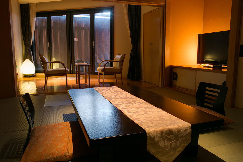 Hotel Shiroyama Yugawara Zewnętrze zdjęcie